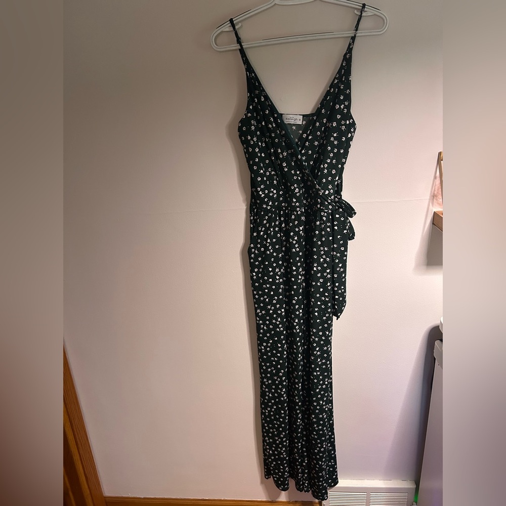 Floral sleeveless jumpsuit